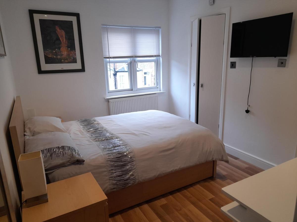 Lovely Home With Full En-Suite Double Bed Rooms Reading Dış mekan fotoğraf