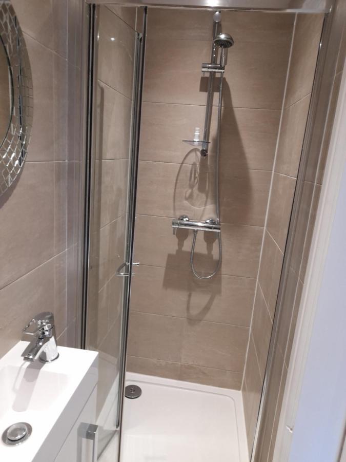 Lovely Home With Full En-Suite Double Bed Rooms Reading Dış mekan fotoğraf