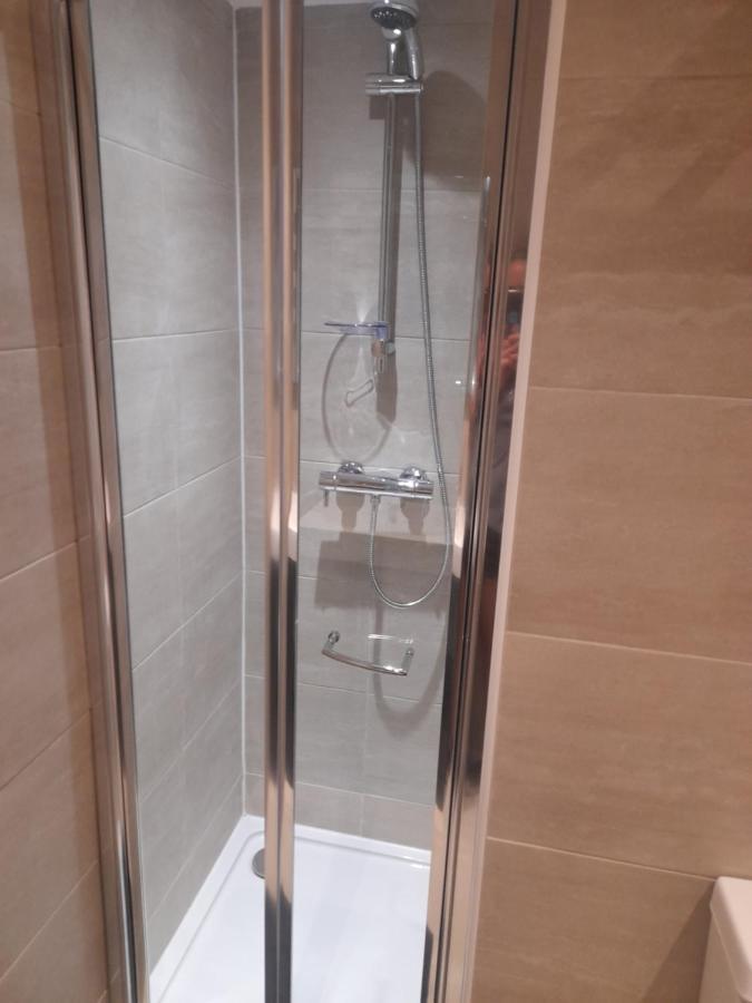 Lovely Home With Full En-Suite Double Bed Rooms Reading Dış mekan fotoğraf