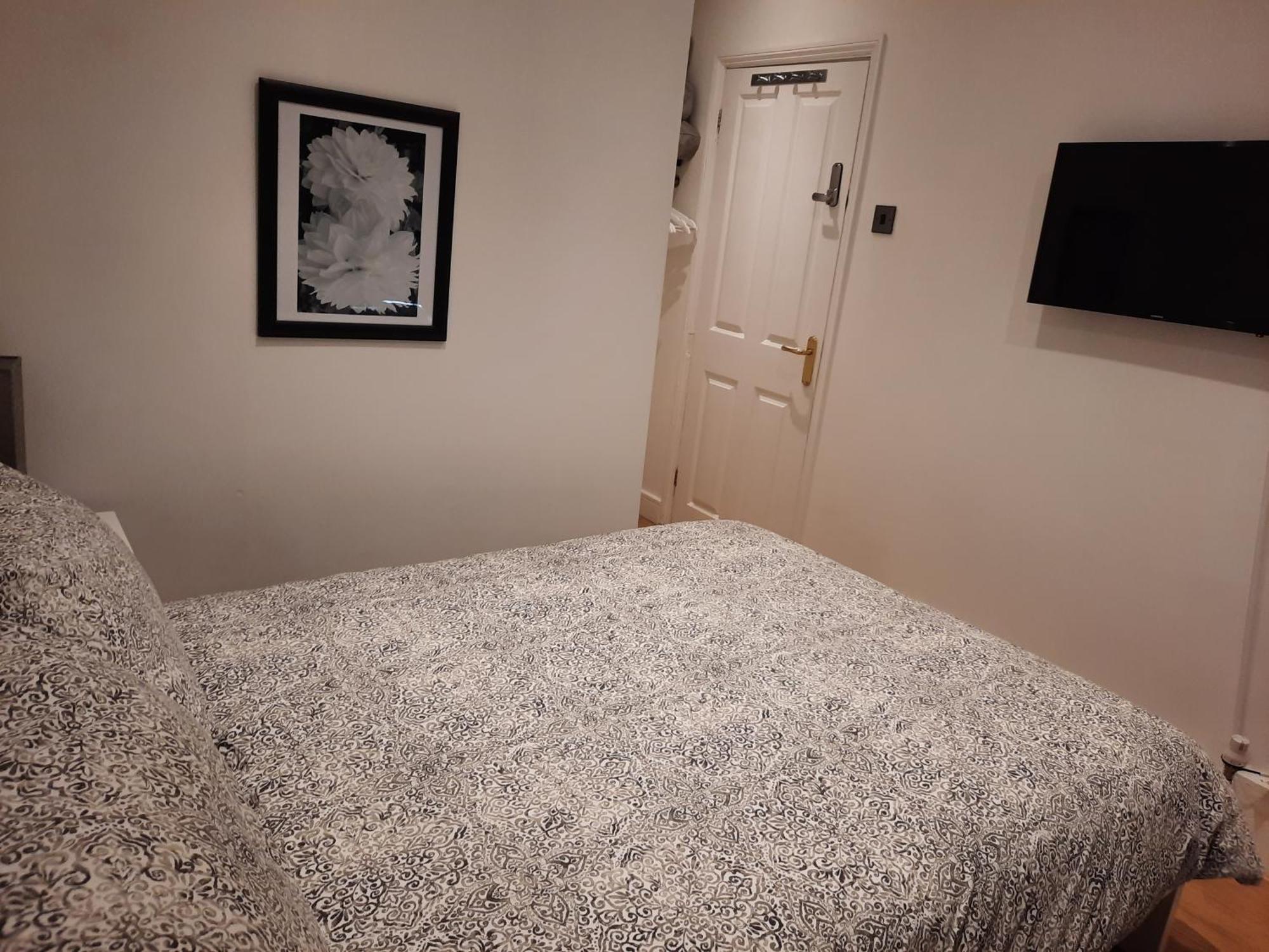 Lovely Home With Full En-Suite Double Bed Rooms Reading Dış mekan fotoğraf